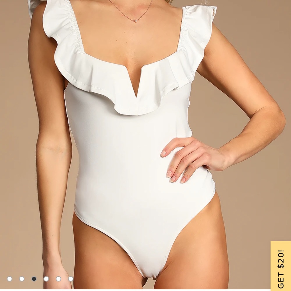 Lulu’s White Bodysuit 😍